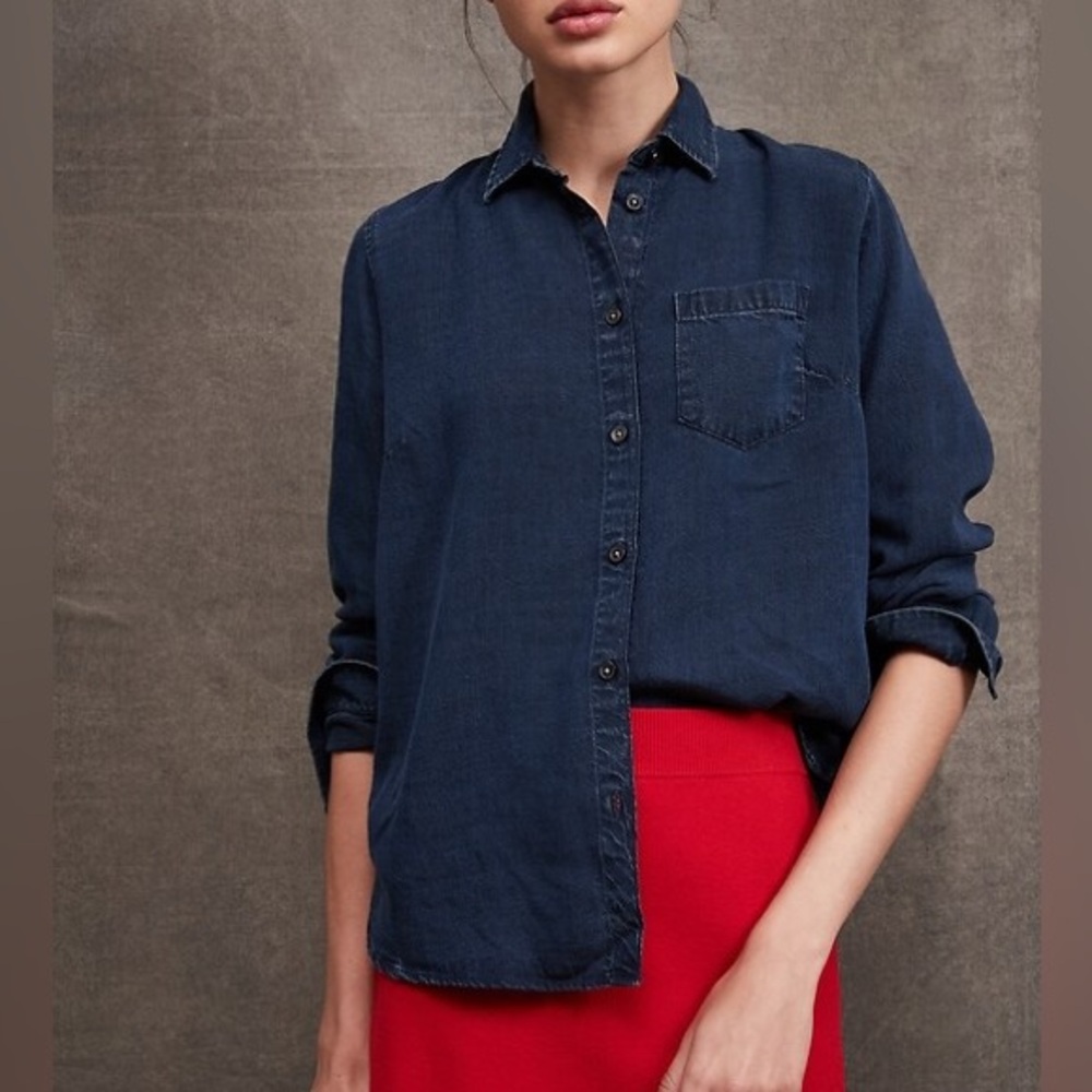 Banana Republic Women’s S Tencel Chambray Shirt Navy Blue Button-Up Casual